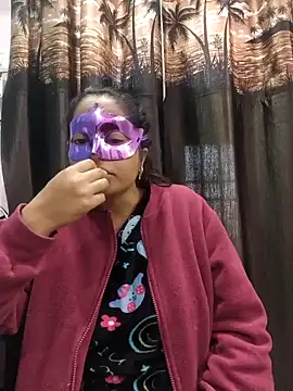 Snapshot of bigtitsqueen chatting on 12/19/24, 03:40 bigtitsqueen online show from 12/19/24, 03:40