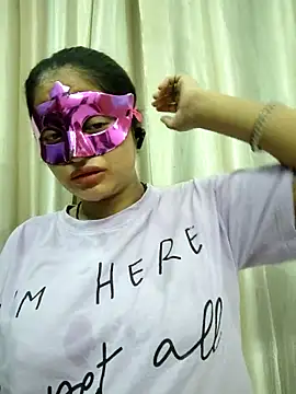 Snapshot of bigtitsqueen chatting on 09/29/25, 03:55 bigtitsqueen online show from 09/29/25, 03:55