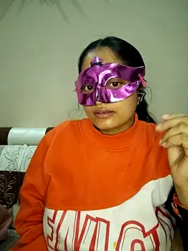 Snapshot of bigtitsqueen chatting on 12/22/25, 06:43 bigtitsqueen online show from 12/22/25, 06:43