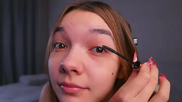 VeronaAppleberry online show from 02/28/25, 01:05