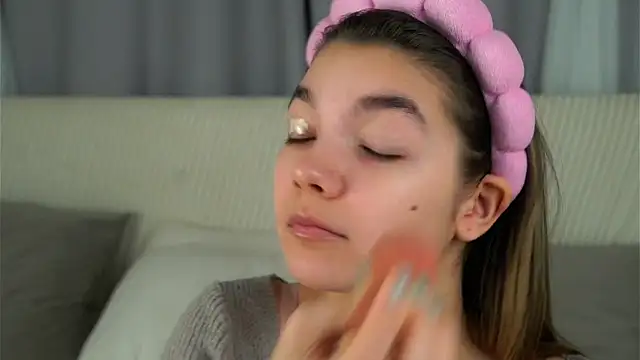 VeronaAppleberry online show from 10/22/25, 11:32