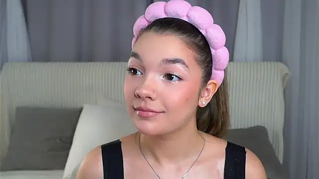 VeronaAppleberry online show from 10/23/25, 11:31