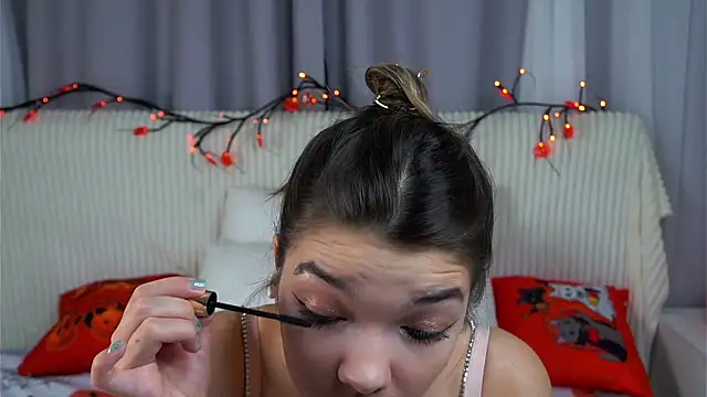 VeronaAppleberry online show from 10/29/25, 11:12