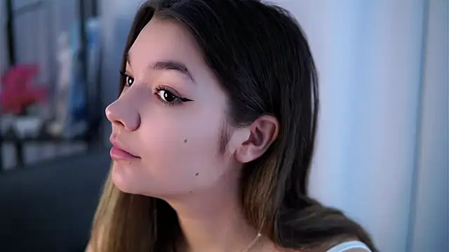 Snapshot of VeronaAppleberry chatting on 04/15/26, 03:13 VeronaAppleberry online show from 04/15/26, 03:13