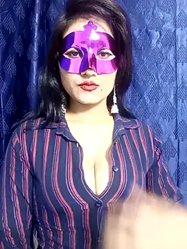 Stripy Doll online show from 12/03/24, 01:54