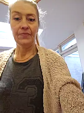 Snapshot of lisalustjouw chatting on 01/14/25, 12:03 lisalustjouw online show from 01/14/25, 12:03