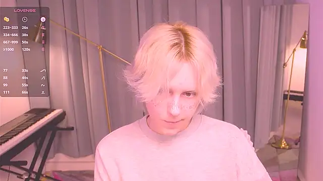 Snapshot of edward_holy chatting on 12/04/24, 07:06 edward holy online show from 12/04/24, 07:06