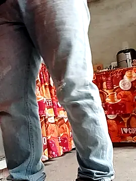 Snapshot of luchoarr chatting on 12/17/24, 06:42 luchoarr online show from 12/17/24, 06:42