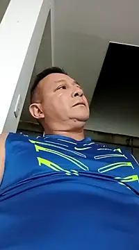 Snapshot of luchoarr chatting on 01/21/25, 12:04 luchoarr online show from 01/21/25, 12:04