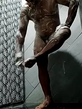 Snapshot of luchoarr chatting on 02/19/25, 10:20 luchoarr online show from 02/19/25, 10:20