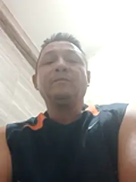 Snapshot of luchoarr chatting on 11/02/25, 03:31 luchoarr online show from 11/02/25, 03:31