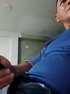 Snapshot of luchoarr chatting on 12/02/25, 03:01 luchoarr online show from 12/02/25, 03:01