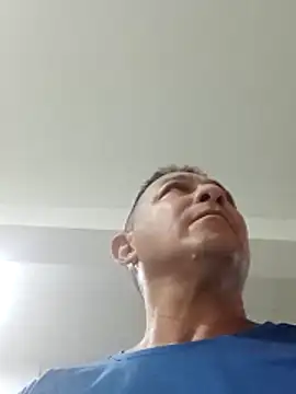 Snapshot of luchoarr chatting on 12/03/25, 12:51 luchoarr online show from 12/03/25, 12:51