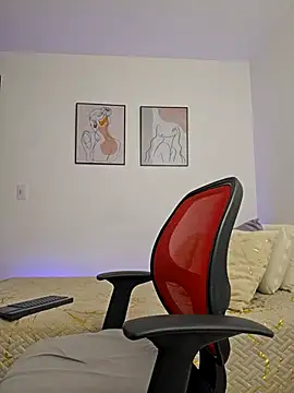 VictoriaEvaans  online show from 12/24/24, 10:17