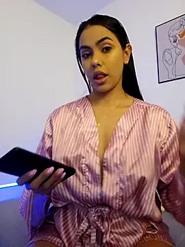 VictoriaEvaans  online show from 10/08/25, 10:40