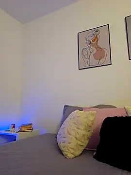 VictoriaEvaans  online show from 10/09/25, 10:41