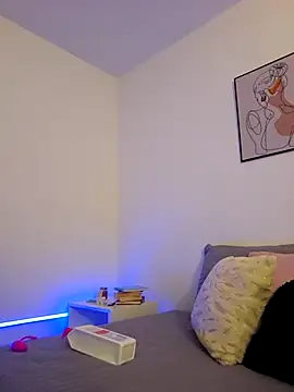 VictoriaEvaans  online show from 10/15/25, 11:16