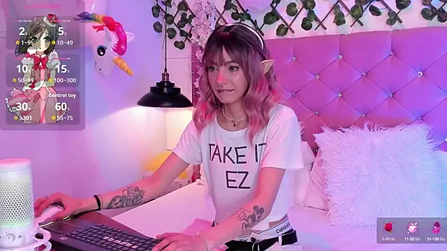 lauren evans96 online show from 10/17/25, 11:51