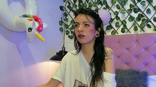 lauren evans96 online show from 10/23/25, 03:28