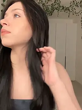 Snapshot of _SweetCandyy chatting on 12/13/24, 09:20  SweetCandyy online show from 12/13/24, 09:20