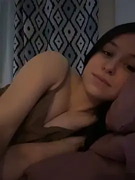 Snapshot of _SweetCandyy chatting on 01/23/25, 04:52  SweetCandyy online show from 01/23/25, 04:52