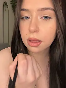 Snapshot of _SweetCandyy chatting on 11/14/25, 07:45 SweetCandyy online show from 11/14/25, 07:45