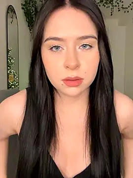 Snapshot of _SweetCandyy chatting on 11/28/25, 07:49 SweetCandyy online show from 11/28/25, 07:49