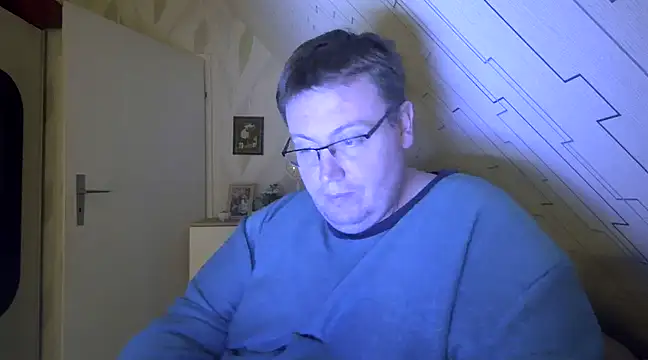 Snapshot of der_alex38 chatting on 02/09/25, 07:30 der alex38 online show from 02/09/25, 07:30