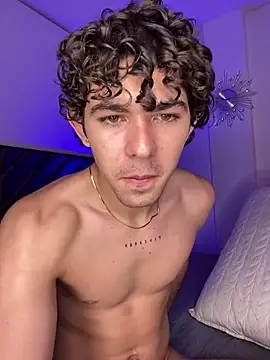 Snapshot of Luca_ferrer_ chatting on 03/15/25, 06:58 Luca ferrer online show from 03/15/25, 06:58