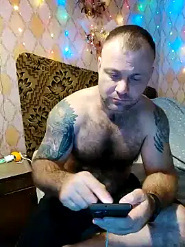 Snapshot of Crek666 chatting on 01/01/25, 08:45 Crek666 online show from 01/01/25, 08:45