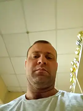 Snapshot of Crek666 chatting on 03/12/25, 06:18 Crek666 online show from 03/12/25, 06:18