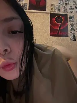 Snapshot of Pepe-pupu chatting on 12/23/24, 06:05 Pepe-pupu online show from 12/23/24, 06:05