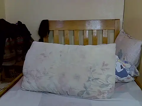 Snapshot of Horny-slut_ chatting on 03/23/25, 08:48 Horny-slut online show from 03/23/25, 08:48