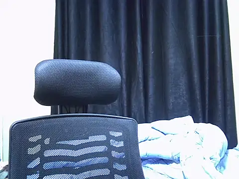 Snapshot of Horny-slut_ chatting on 09/19/25, 04:36 Horny-slut online show from 09/19/25, 04:36