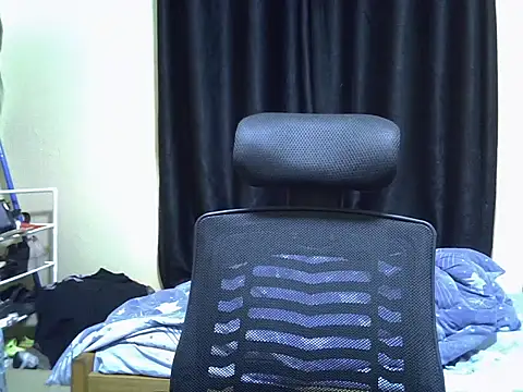 Snapshot of Horny-slut_ chatting on 10/17/25, 03:36 Horny-slut online show from 10/17/25, 03:36