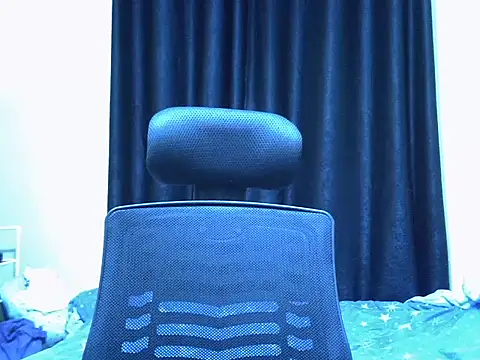 Snapshot of Horny-slut_ chatting on 11/17/25, 04:24 Horny-slut online show from 11/17/25, 04:24