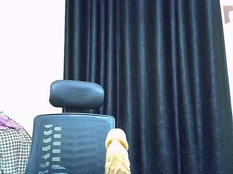 Horny-slut  online show from 07/03/26, 04:41