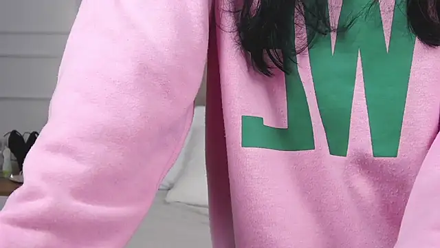 LeilaLow online show from 02/26/25, 11:09