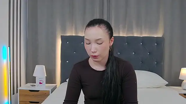 LeilaLow online show from 01/13/26, 11:48