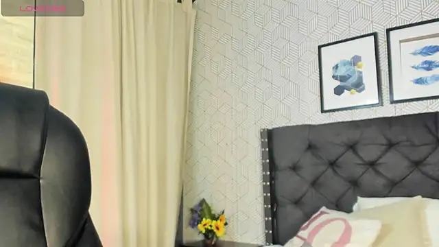 nicole  parker1 online show from 01/19/25, 03:53