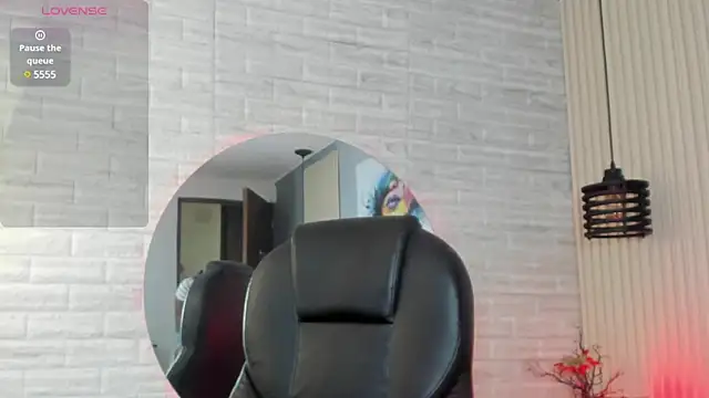 nicole  parker1 online show from 03/13/25, 12:46