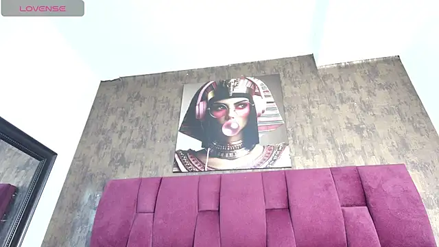 nicole  parker1 online show from 10/04/25, 07:23