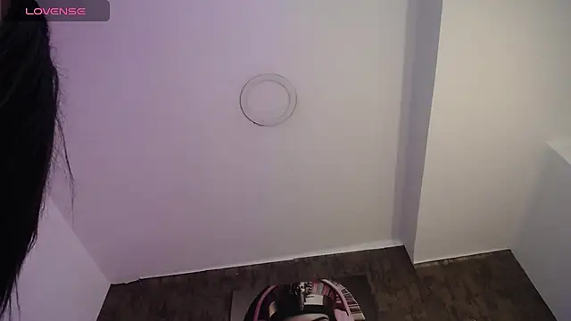 nicole  parker1 online show from 11/26/25, 06:53