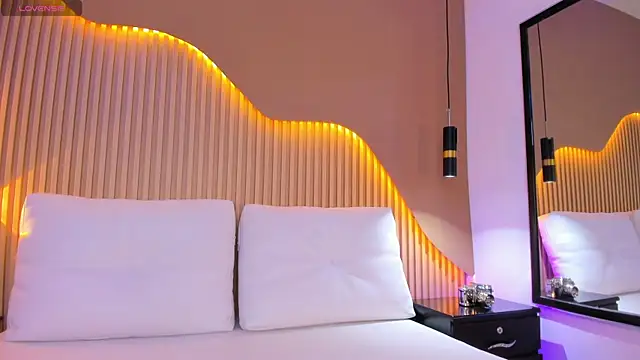 Snapshot of RenataJhonson_ chatting on 03/26/26, 05:46 RenataJhonson online show from 03/26/26, 05:46