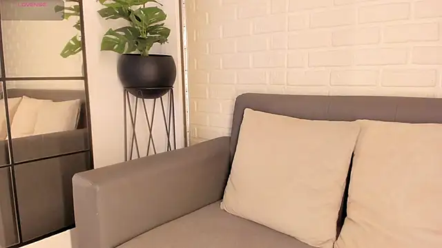 karina gomez 18 online show from 03/07/25, 02:57