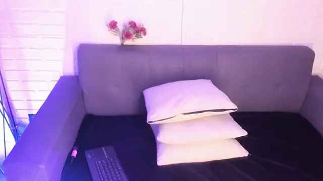 karina gomez 18 online show from 11/08/25, 11:32