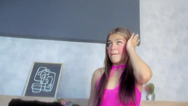 Snapshot of karina_gomez_18 chatting on 03/10/26, 11:37 karina gomez 18 online show from 03/10/26, 11:37