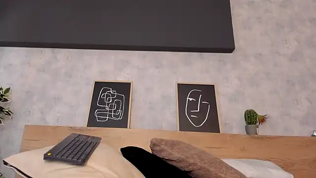 Snapshot of karina_gomez_18 chatting on 04/02/26, 11:30 karina gomez 18 online show from 04/02/26, 11:30