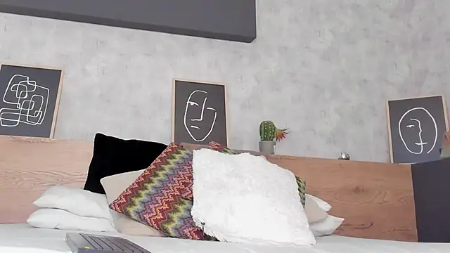 Snapshot of karina_gomez_18 chatting on 04/06/26, 11:22 karina gomez 18 online show from 04/06/26, 11:22