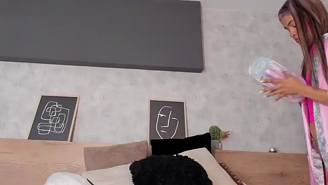 Snapshot of karina_gomez_18 chatting on 04/07/26, 11:32 karina gomez 18 online show from 04/07/26, 11:32